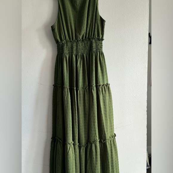 Green maxi dress. Stretchy. - Picture 2 of 5